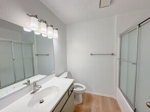 4360 W 132nd St in Hawthorne, CA - Foto de edificio - Building Photo