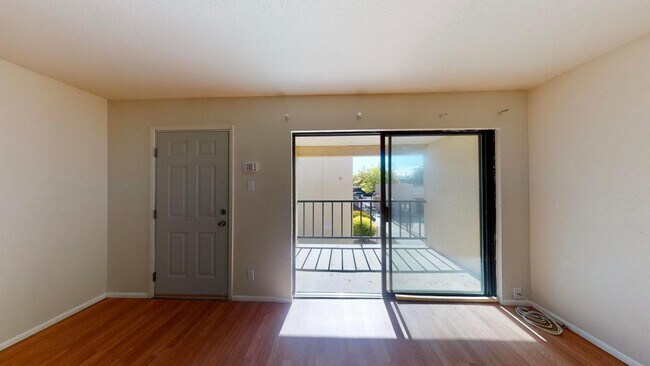 1025 Valencia Dr SE in Albuquerque, NM - Building Photo - Building Photo