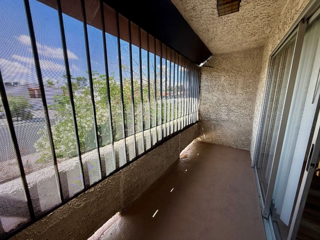 1729 Jupiter Ct in Las Vegas, NV - Building Photo - Building Photo