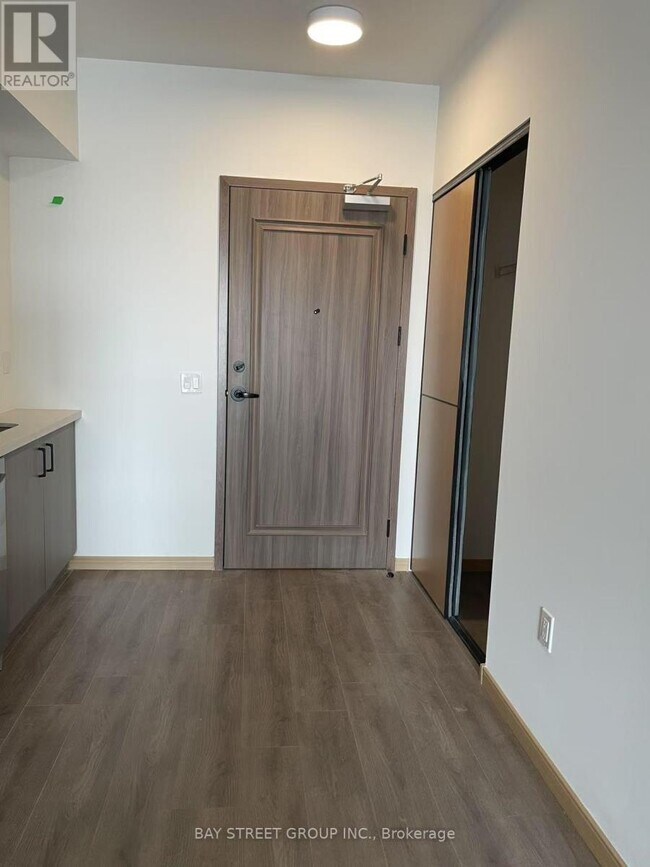 3429 Sheppard Ave E in Toronto, ON - Building Photo - Building Photo