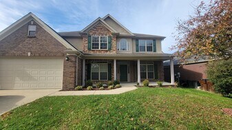 2214 Somersly Pl in Louisville, KY - Building Photo