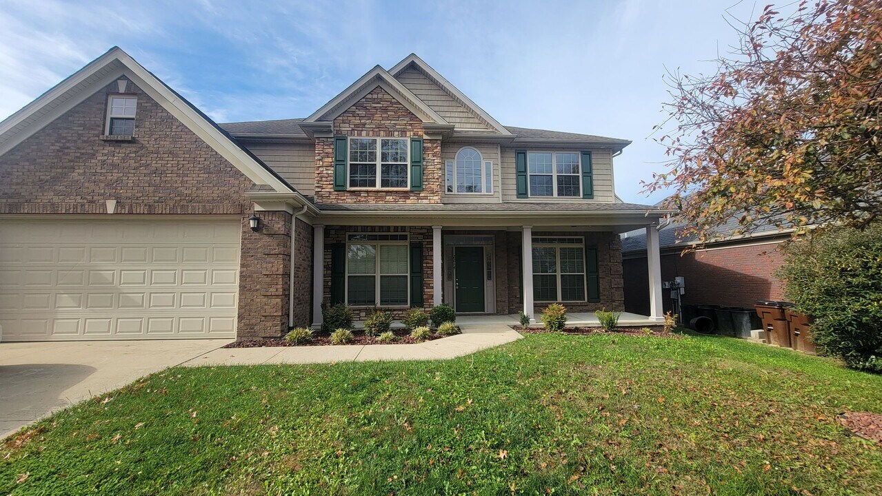 2214 Somersly Pl in Louisville, KY - Building Photo