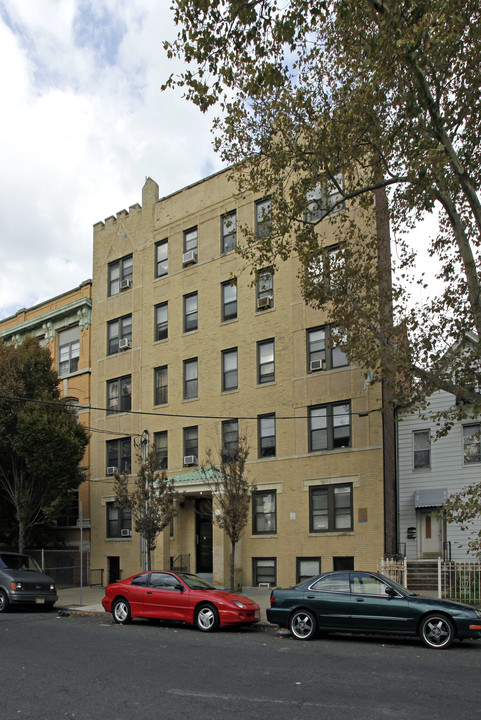 68 Magnolia Ave in Jersey City, NJ - Foto de edificio