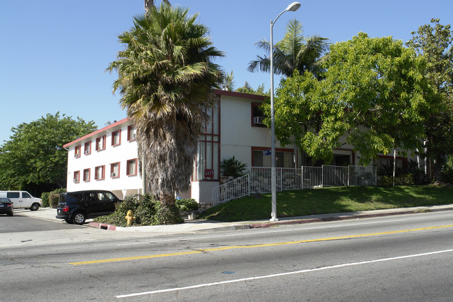 4935 Beverly Blvd in Los Angeles, CA - Foto de edificio - Building Photo