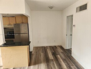7505 SW 82nd St in Miami, FL - Building Photo - Building Photo