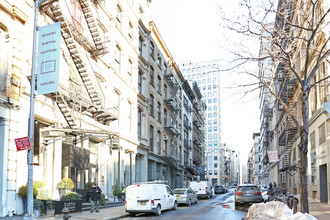 108-110 Franklin St in New York, NY - Building Photo - Building Photo