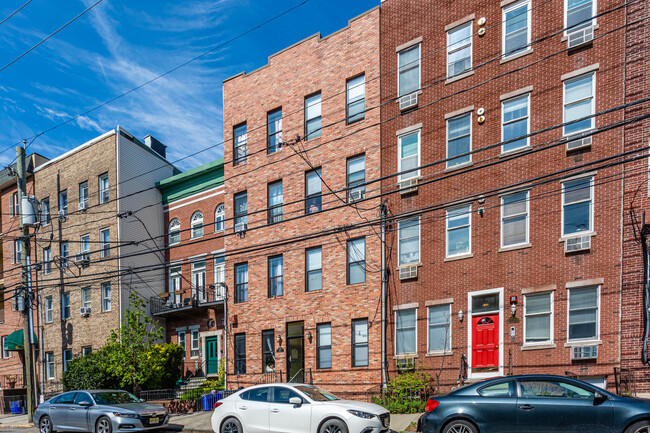 220 Madison St in Hoboken, NJ - Building Photo - Building Photo