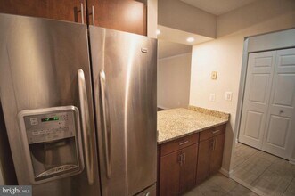 1808 Old Meadow Rd in McLean, VA - Building Photo - Building Photo