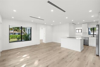 455 SW 14th Ct in Pompano Beach, FL - Building Photo - Building Photo