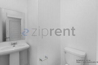 8492 Anker Wy in Elk Grove, CA - Building Photo - Building Photo