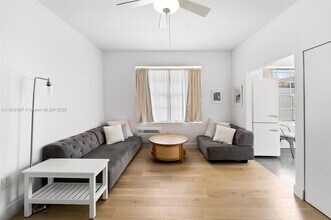 1005 Meridian Ave in Miami Beach, FL - Building Photo - Building Photo