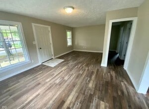 1019 E Jackson St in Shelbyville, IN - Building Photo - Building Photo