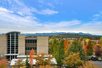 211 SW Log Ct in Bend, OR - Building Photo - Building Photo