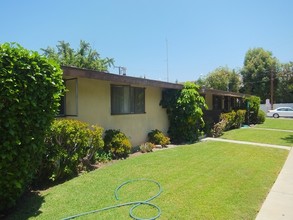 305-309 E 3rd St in Tustin, CA - Building Photo - Building Photo