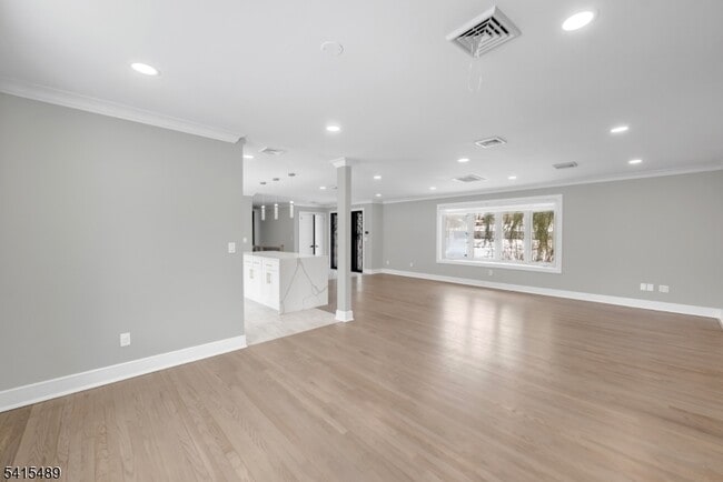 475 Cedar Ln in Paramus, NJ - Building Photo - Building Photo