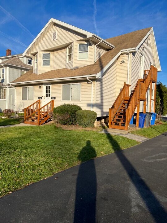 670 Franklin Ave in Hartford, CT - Building Photo