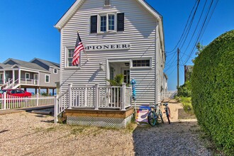 22 West End Dr in Old Lyme, CT - Building Photo - Building Photo