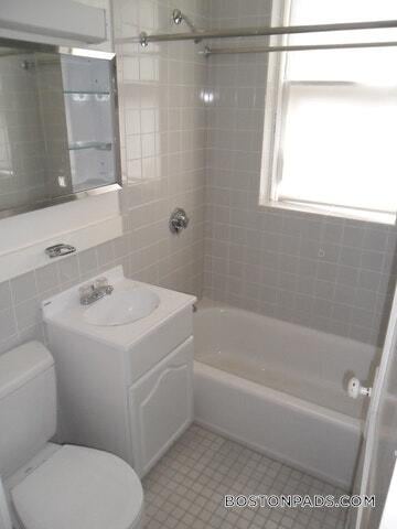 143 Park Dr, Unit 22 in Boston, MA - Building Photo - Building Photo