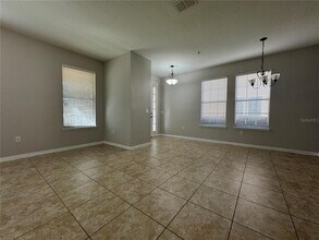 10233 Lake District Ln in Orlando, FL - Building Photo - Building Photo