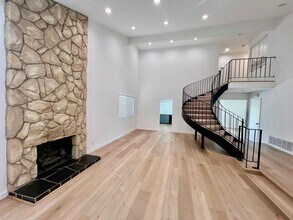 20243 Lorne St in Los Angeles, CA - Building Photo - Building Photo