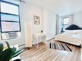 Park Slope Huge room, terrace, by Prospect Park#33, Unit 3FL in Brooklyn, NY - Building Photo