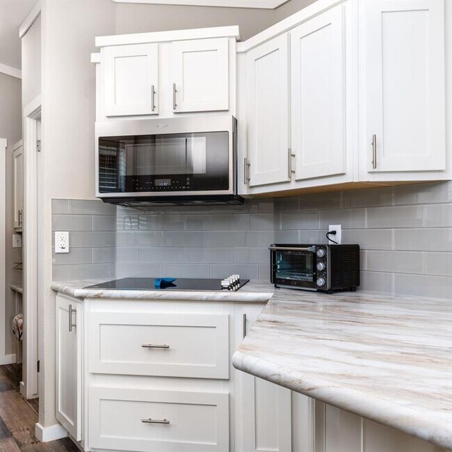 10400 Old Manchaca Rd in Austin, TX - Building Photo - Building Photo