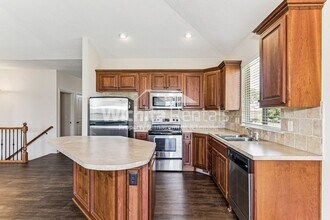 1710 N Chapel Hill St-Unit -1712 Chapel Hill in Wichita, KS - Foto de edificio - Building Photo