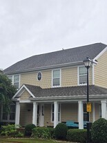 5621 Memorial Dr in Virginia Beach, VA - Building Photo