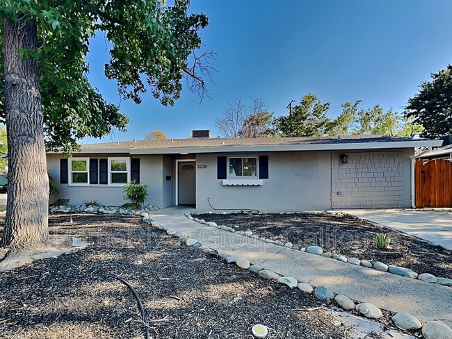 property at 3228 Somerset Rd