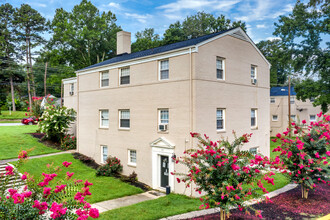 Westview Court in Salisbury, NC - Building Photo - Building Photo