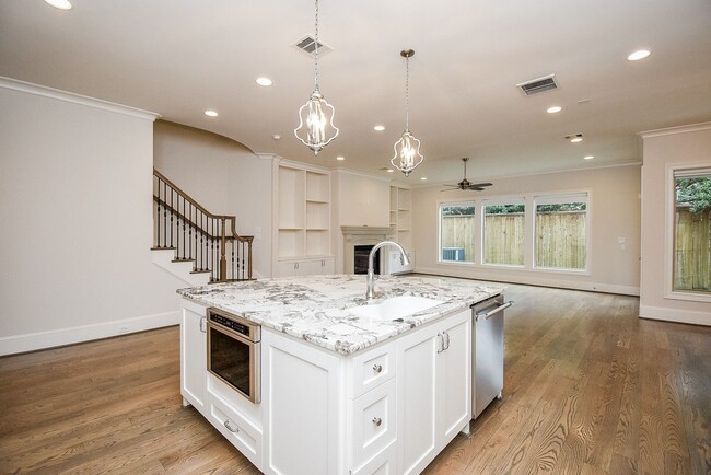 property at 810 Remington Glade Dr