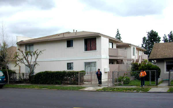 416 E Walnut St in Santa Ana, CA - Foto de edificio