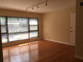 1942 Linden Ave, Unit 1A in Highland Park, IL - Building Photo - Building Photo