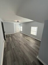 19901 Lanbury Ave in Warrensville Heights, OH - Building Photo - Building Photo