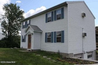 24 Vosburgh Rd in Averill Park, NY - Building Photo - Building Photo