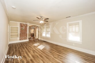 1042 Victory Dr SW in Atlanta, GA - Foto de edificio - Building Photo