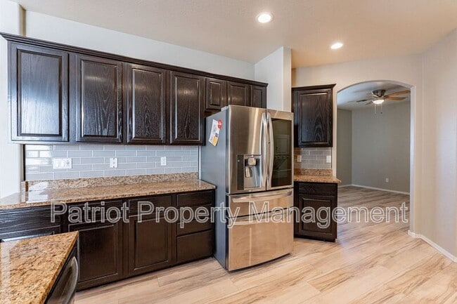 329 S 172nd Dr in Goodyear, AZ - Building Photo - Building Photo