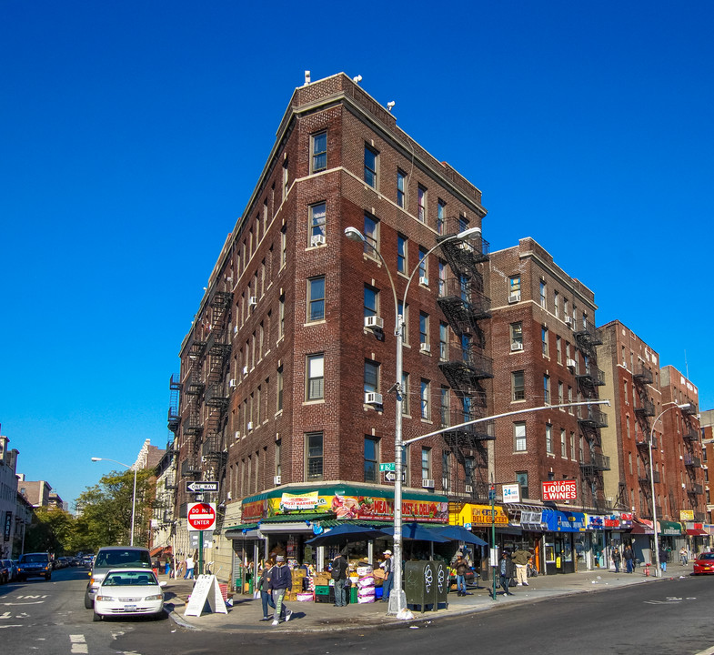 501-505 W 162nd St in New York, NY - Building Photo