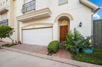 2202 Hilshire Terrace Ct in Houston, TX - Building Photo - Building Photo
