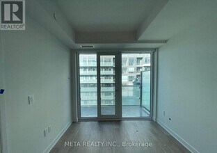 135-2135 Lower Sherbourne St in Toronto, ON - Building Photo - Building Photo