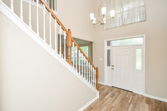 property at 215 Windrift Ct