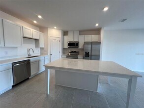 32095 Pond Apple Bnd in San Antonio, FL - Building Photo - Building Photo