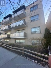 2770 Yonge St in Toronto, ON - Building Photo - Building Photo