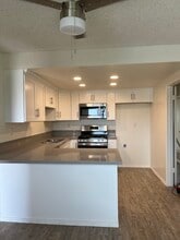 16932 Lilac Lane, Unit 3 in Huntington Beach, CA - Foto de edificio - Building Photo