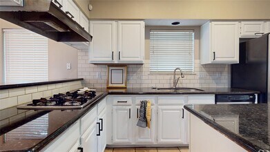 14919 Forest Trails Dr in Houston, TX - Building Photo - Building Photo