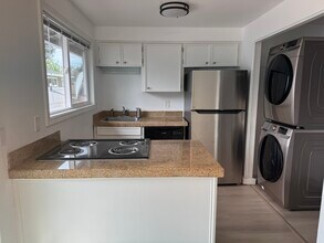 3209 W St, Unit Apt B in Vancouver, WA - Building Photo - Building Photo
