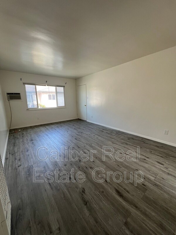 6445 Templeton St in Huntington Park, CA - Building Photo - Building Photo