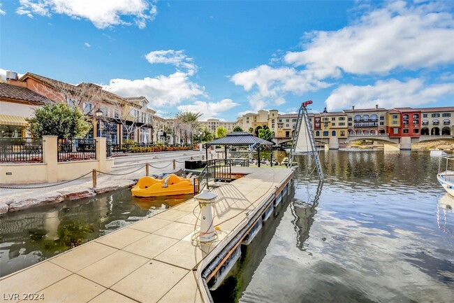 property at 30 Strada Di Villaggio