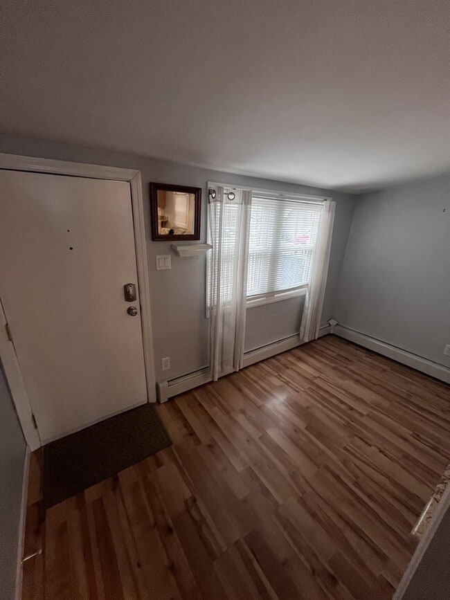 77 Wisconsin St in Long Beach, NY - Building Photo - Building Photo