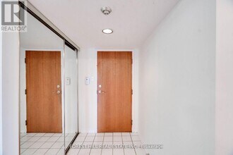 120 Promenade Cir in Vaughan, ON - Building Photo - Building Photo